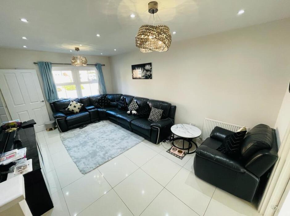 Foxglove Close, West Drayton